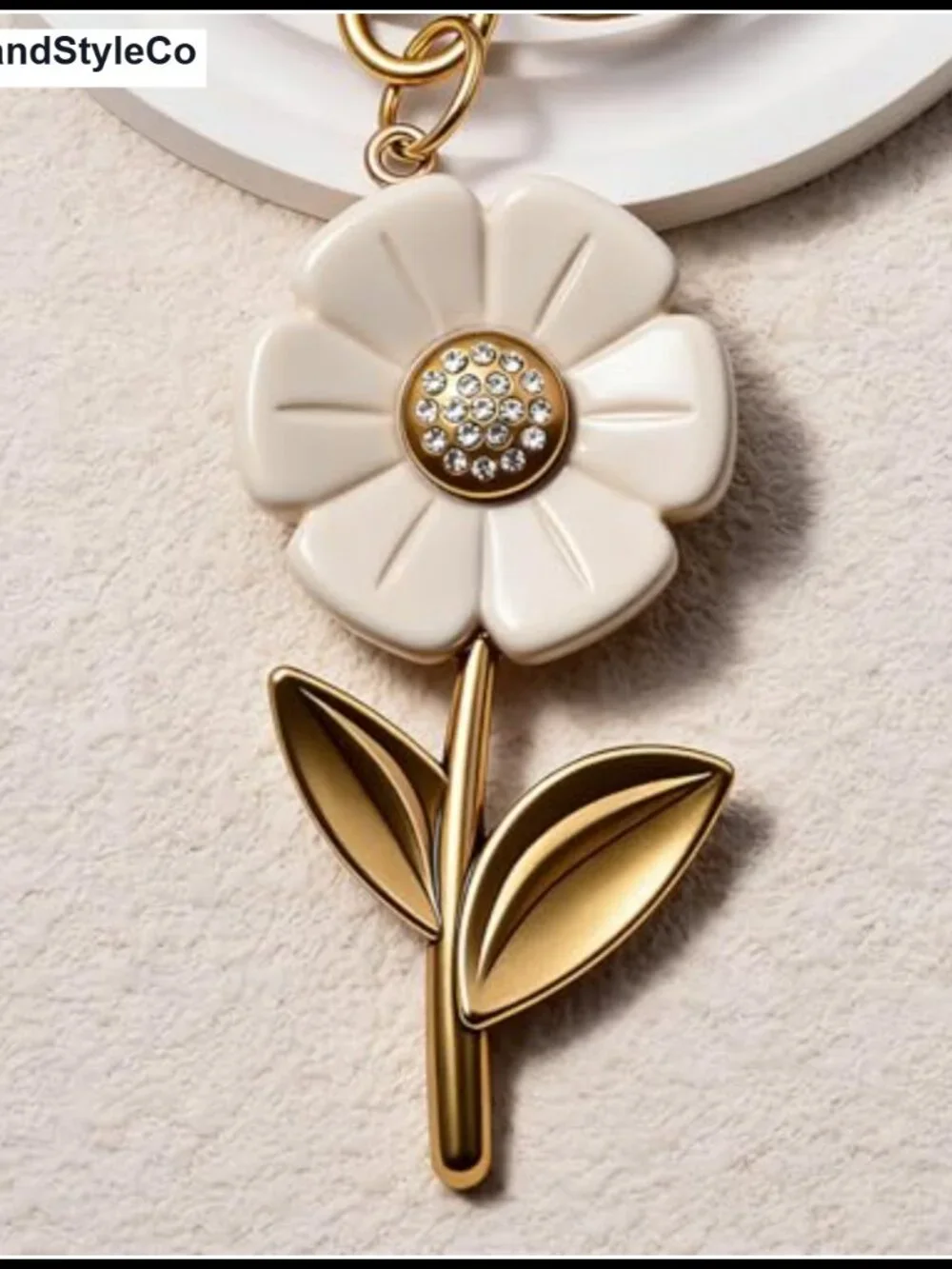 Glitter Resin Daisy Purse Charm Keychain